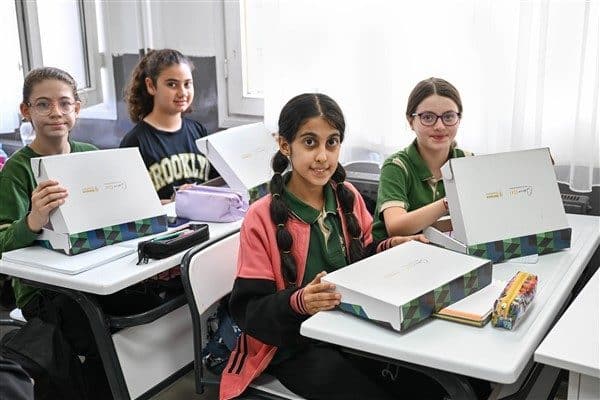 Bornova Belediyesi tarafından her yıl binlerce öğrencinin eğitim hayatına katkı