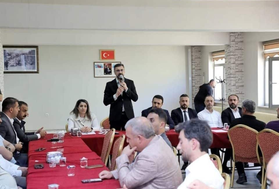 Bitlis Belediye Başkanı Nesrullah Tanğlay, AK Parti Bitlis Milletvekili Turan