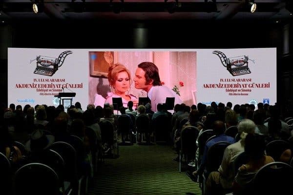 Bu yıl, 82 yaşında hayatını kaybeden sinema sanatçısı Filiz Akın