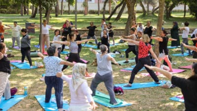 Yıl boyunca farklı spor dallarında kurslar açan Buca Belediyesi, kış
