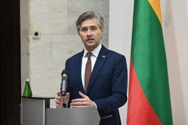 Budrys, sivil altyapının, konutların ve hastanelerin hedef alındığını belirterek, bu