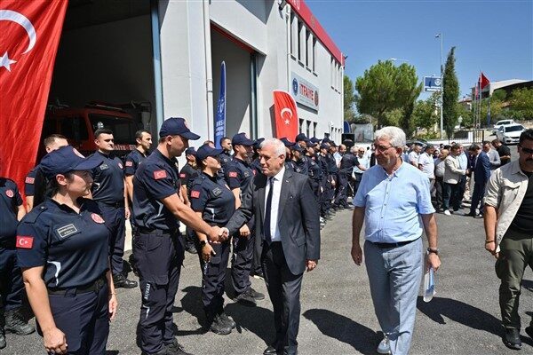 Arife günü ile bayramın 4 günü boyunca vatandaşların mezarlık ziyaretlerini