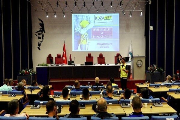 Kayseri Büyükşehir Belediyesi Meclis Salonu’nda gerçekleştirilen seminerin ilk bölümünde zabıta
