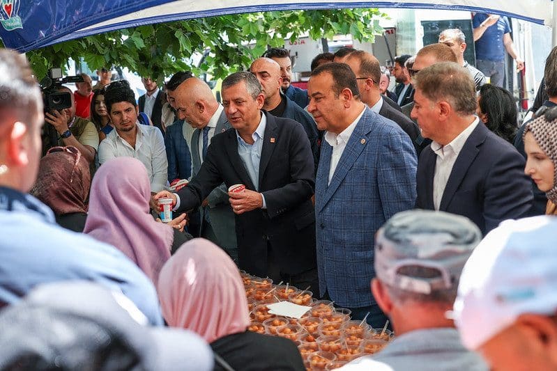 CHP Genel Başkanı Özgür Özel, Ankara’da tarihi Hacı Bayram Veli