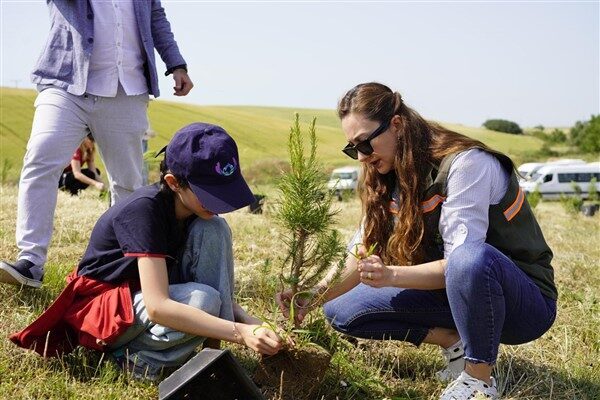 Fidan dikim törenine Çorlu Belediye Başkan Yardımcıları Güner Çetin ve