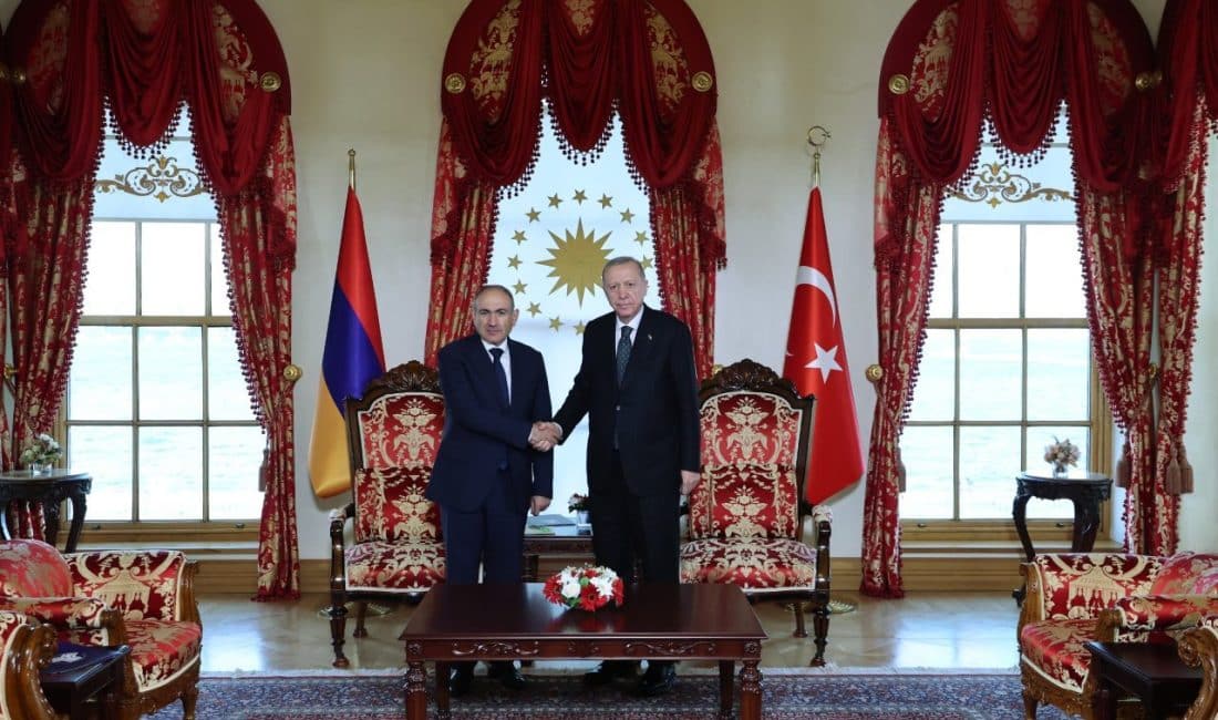 Cumhurbaşkanı Recep Tayyip Erdoğan, Ermenistan Başbakanı Nikol Paşinyan ile bir