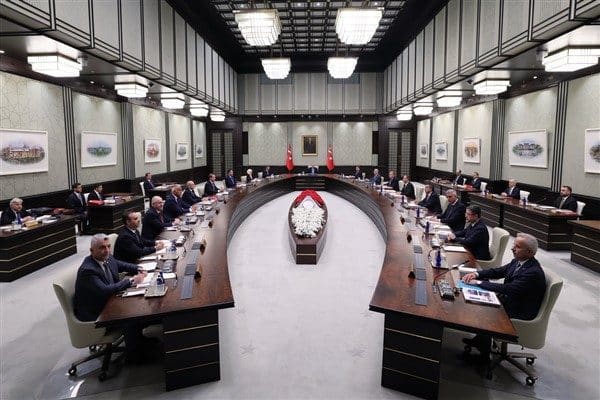 Cumhurbaşkanlığı Kabinesi, Cumhurbaşkanı Recep Tayyip Erdoğan’ın başkanlığında Cumhurbaşkanlığı Külliyesinde toplandı.