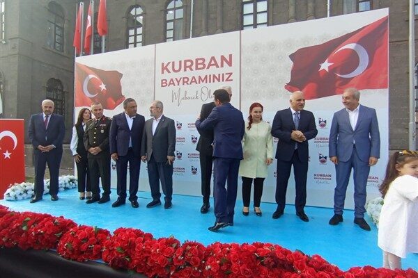 Kurban Bayramı dolayısıyla İçkale Müze Kompleksi bahçesinde bayramlaşma programı düzenlendi.