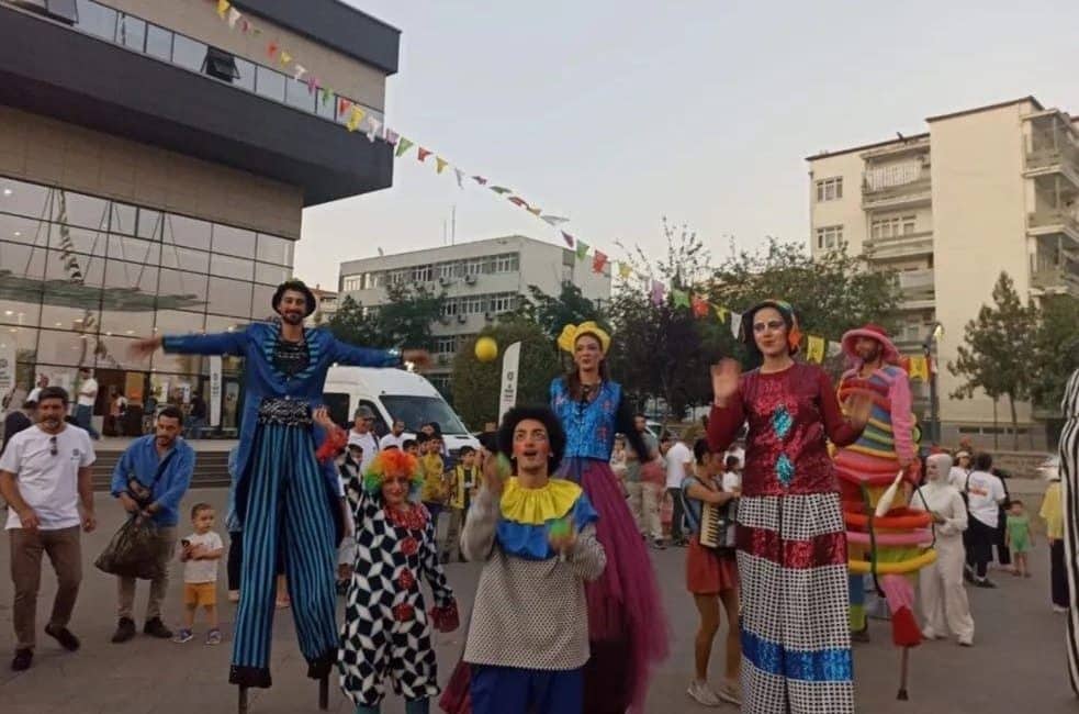 Mordem Sanat Merkezi Kurucusu Savaş Işık, yaptığı açıklamada, “Altı yıl