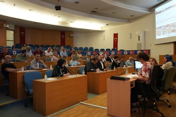 Düzce Belediye Meclisi toplantısı Meclis Başkan Vekili Av. Ali Dilber