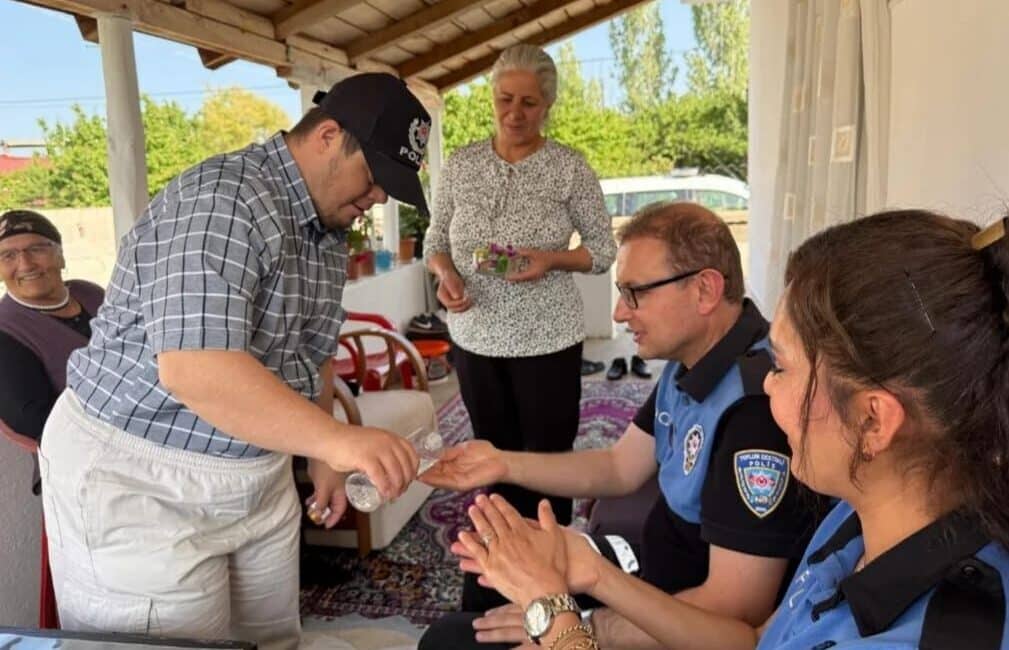Erzincan İl Emniyet Müdürlüğü, Kurban Bayramı dolayısıyla özel bir çocuğu