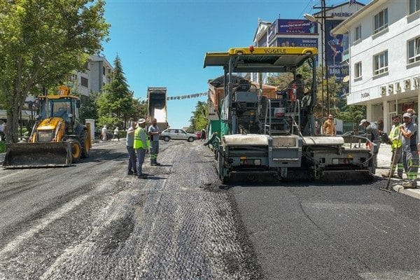 30 Ağustos Mahallesi’nde kapsamlı bir asfalt serim çalışması gerçekleştirildi. Etimesgut