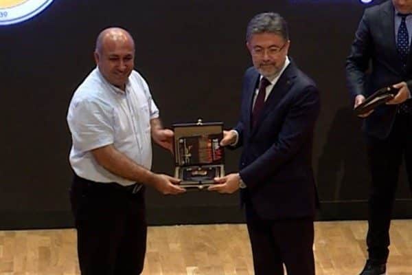 Uzun süren orman yangınlarının yaşandığı şehirlerde görev yapan, yangınlara tanıklık