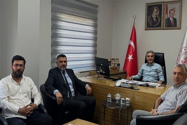 Ziyarette, Genç’in Diyarbakır’da görev yaptığı süre boyunca hayata geçirdiği kültürel