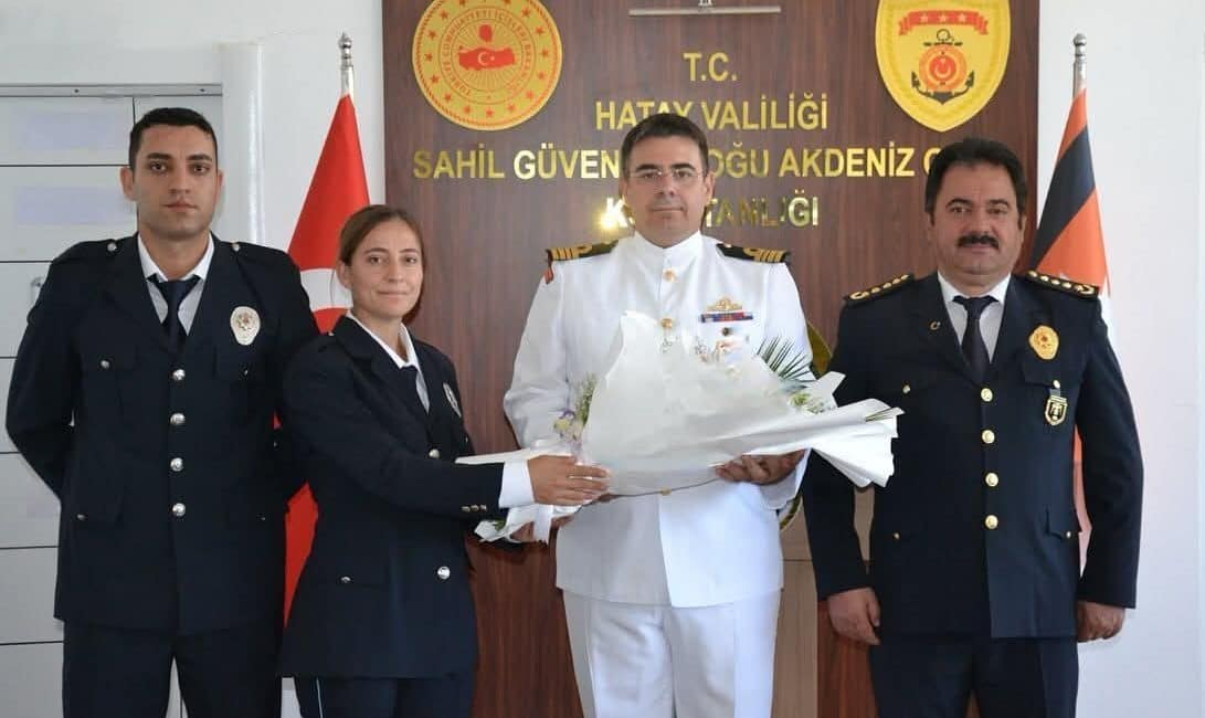 Hatay İl Emniyet Müdürü Kadir Gökce, personelleriyle birlikte Sahil Güvenlik