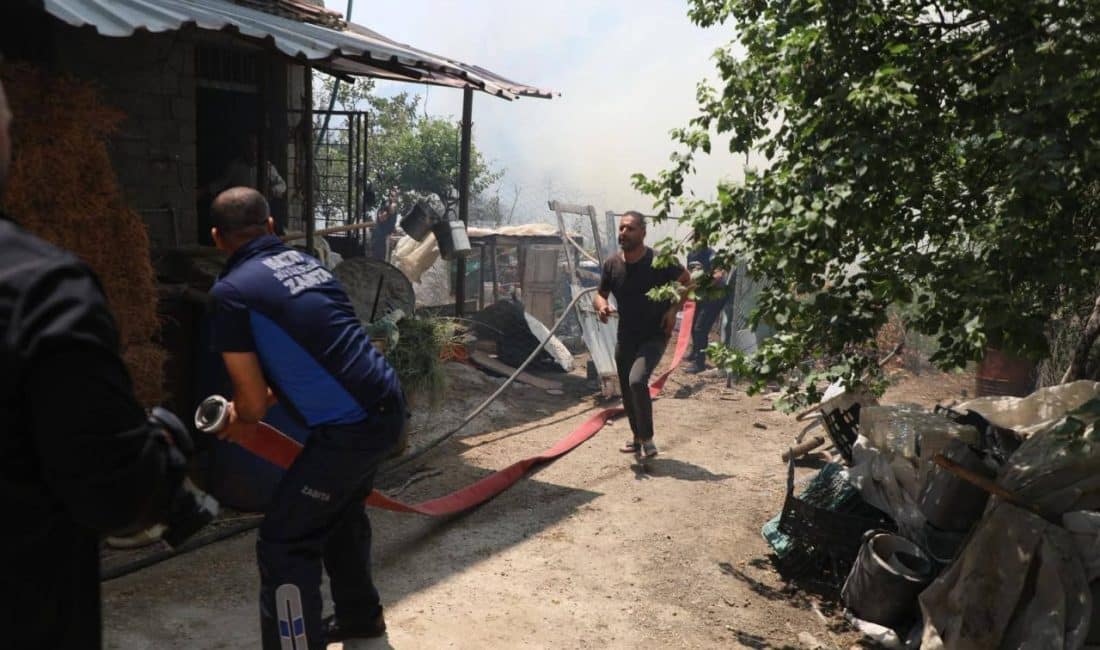 Hatay’ın Antakya ilçesi Üçgedik Mahallesi’nde saat 10.00 sularında çıkan orman