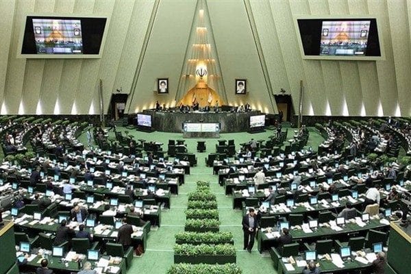 Devrim Muhafızları Konseyi sözcüsü Hadi Tahan-Nazif, hükümetin "ajans ile işbirliğini