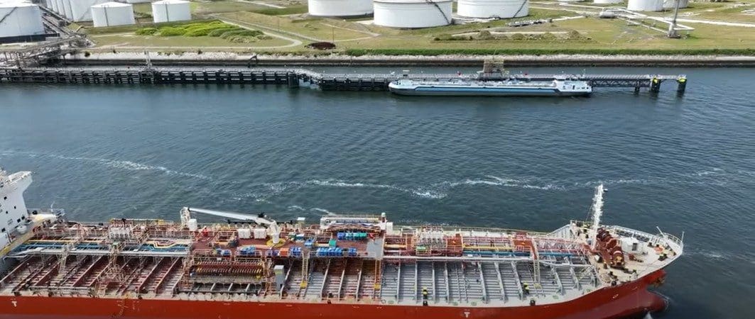 Analistler, petrol piyasasının en büyük korkusunun, her gün 20 milyon