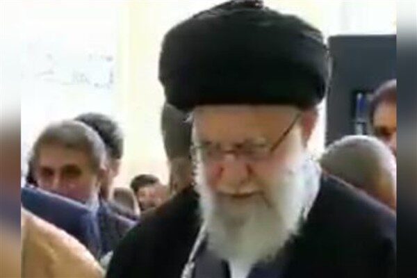 İran'ın ruhani lideri Ali Hamaney dün yaptığı konuşmada, İran'ın uranyum