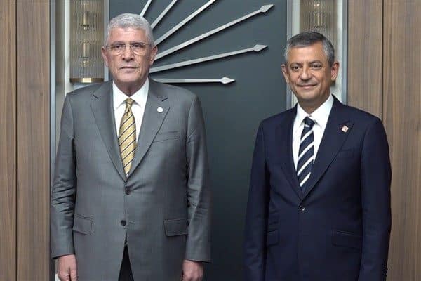 CHP Genel Merkezi’nde gerçekleşen ziyarette Dervişoğlu ve Özel, ortak basın