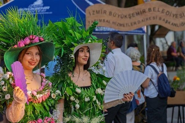 İzmir’in bacasız sanayisi süs bitkileri sektörüne güç verecek festivalin açılışı