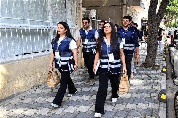 Öncelikle çözüm bekleyen mahallere giderek sorunları kaynağından tespit eden ekipler,