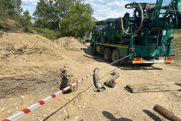 Köprü tipi filtre teknolojisi kullanılarak suyun silt oranı düşürülecek, bu