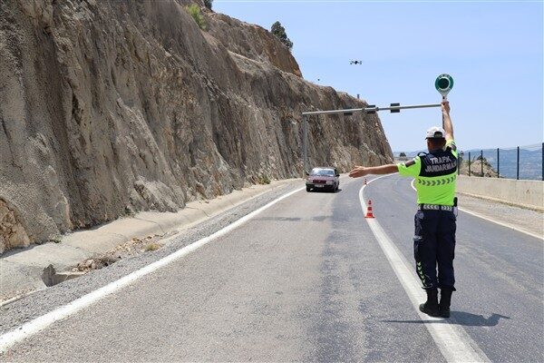 Karaman İl Jandarma Komutanlığına bağlı Trafik Jandarması tarafından Karaman-Karapınar, Karaman-Silifke