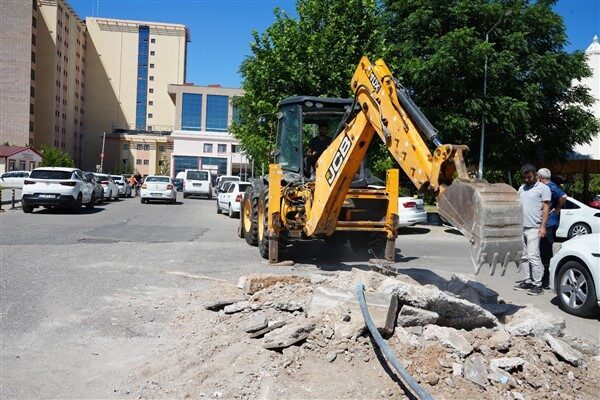 Eş Başkan Sincar’ın Gazi Yaşargil Eğitim ve Araştırma Hastanesi yönetimini