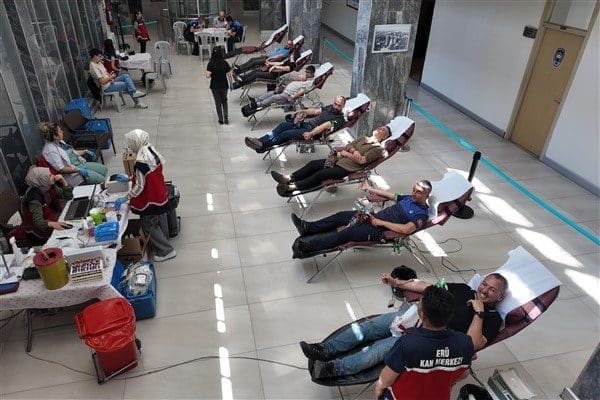 Erciyes Üniversitesi (ERÜ) Kan Merkezi iş birliğiyle kan bağışı kampanyası