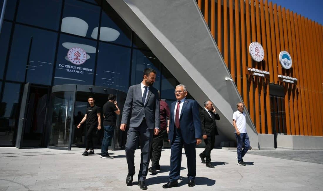 Kayseri Büyükşehir Belediye Başkanı Dr. Memduh Büyükkılıç, Recep Tayyip Erdoğan