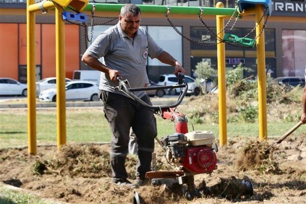 Park ve Bahçeler Müdürlüğü ekipleri, Kepez’in 77’nci parkını da yeniledi.