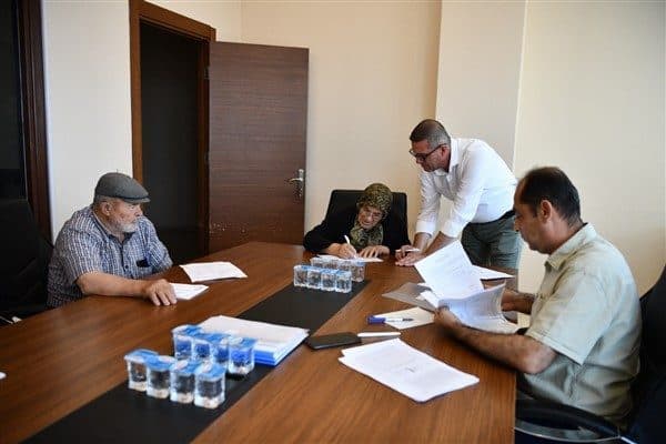Keşan Belediye Başkan Vekili Rasim Ergene ve ihale komisyonu huzurunda