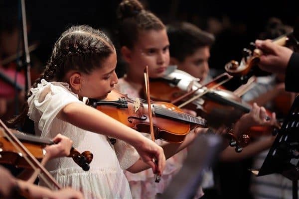 İlk etkinlik Güzelyalı Nazım Hikmet Kültür Merkezi’ndeki müzik dinletisi ile