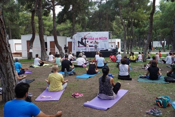 Konyaaltı Belediyesi, Dünya Yoga Günü ve Dünya Müzik Günü’nün aynı