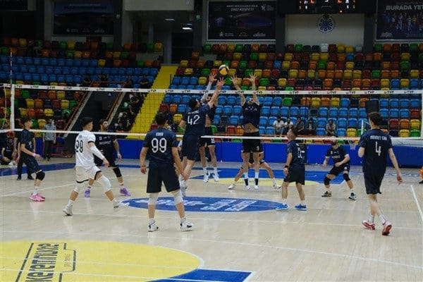 Konya Büyükşehir Belediyesi tarafından düzenlenen “İlçeler Arası Voleybol Turnuvası” sona