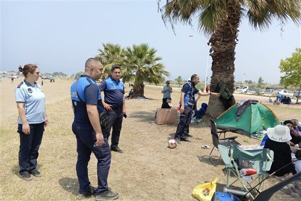 Gemlik Belediye Başkanı Şükrü Deviren, ekiplerin yürüttüğü özverili çalışmalardan dolayı