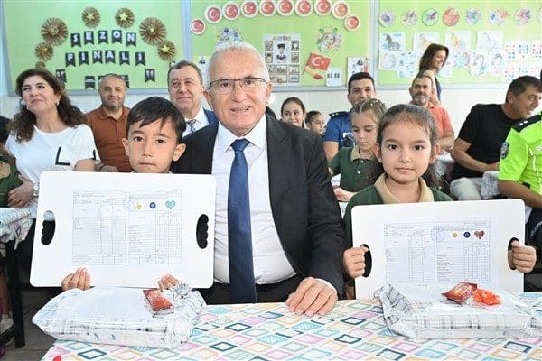 2024-2025 eğitim ve öğretim yılı, tüm okullarda karne dağıtım törenleriyle