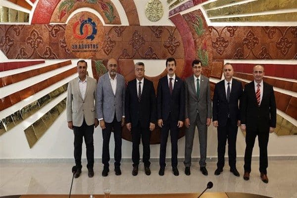 30 Ağustos OSB Toplantı Salonu’nda düzenlenen toplantı, Kütahya Dumlupınar Üniversitesi