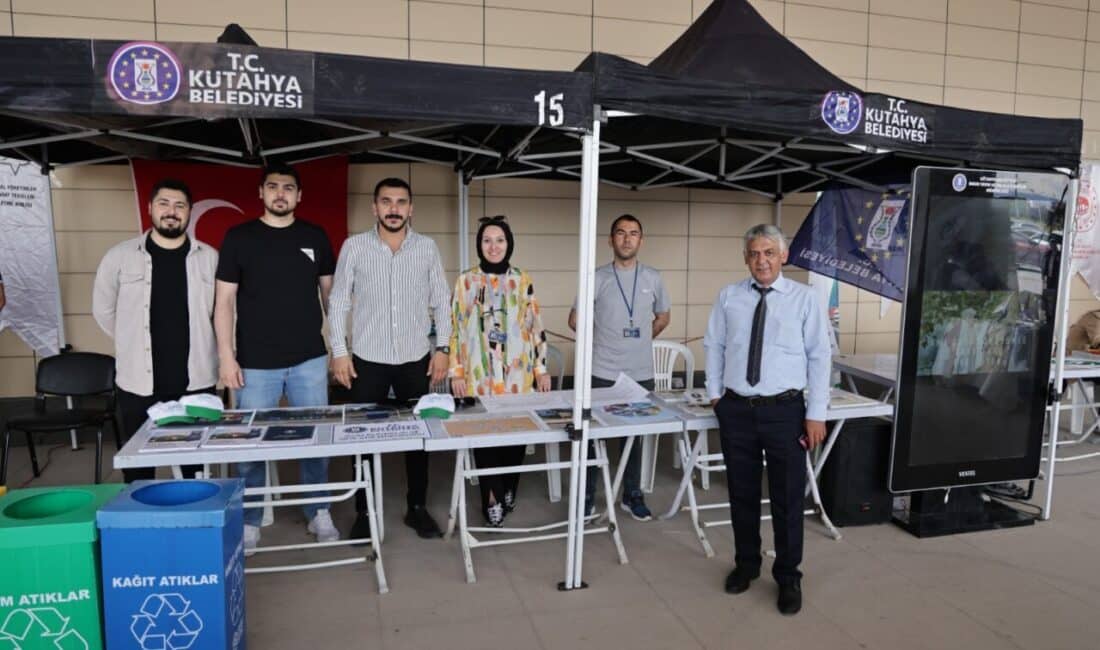 Kütahya Belediye Başkan Yardımcısı A. Hakan Öziltürk, birim müdürleri ve