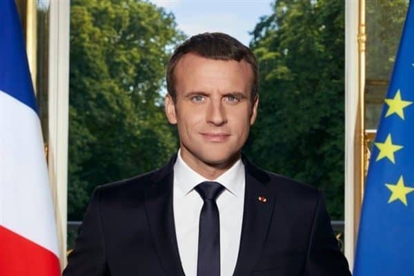 Fransa Cumhurbaşkanı Emmanuel Macron, İran Cumhurbaşkanı Mesud Pezeşkiyan ile gerçekleştirdiği