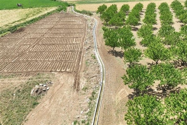 Sulama suyunu Elemendik Göletinden sağlayan ve Çayırköy mahallesinde yapımı devam