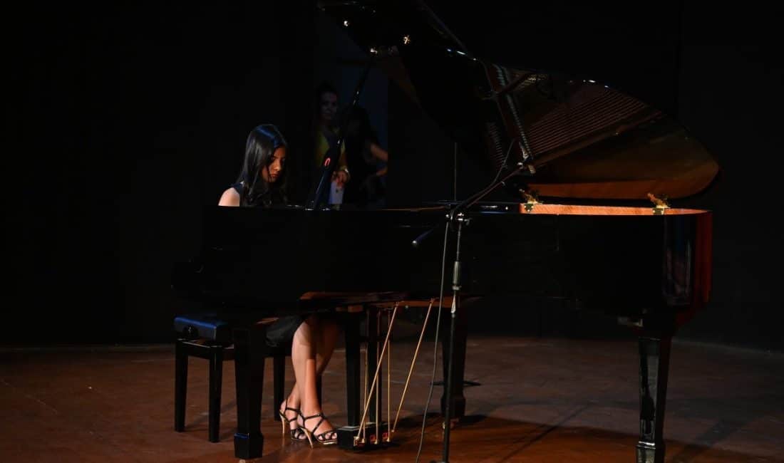 Mamak Belediyesi Musikî Muallim Mektebi’nde bir yıl boyunca eğitim alan