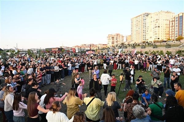 Festival boyunca yüzlerce Mamaklı müzik, yarışmalar ve atölyelerle stres atarken,