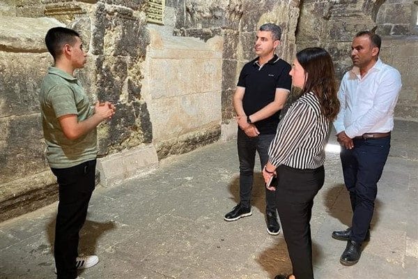 Metropolit Saliba Özmen ile bir araya gelen Eş Başkanlar, ilçedeki