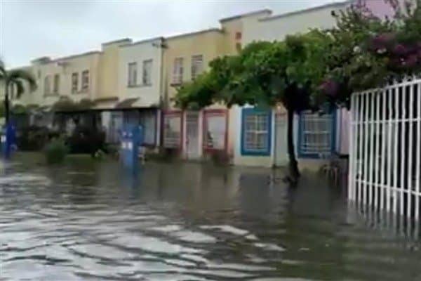 Bu sistemlerin ilki ve en zayıfı olan Tropikal Fırtına Dalila,