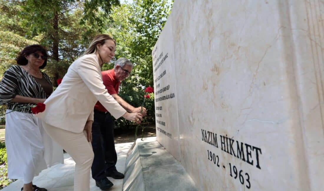 Nazım Hikmet Ran, hayattan ayrılışının 62’nci yılında, Kültürpark’ta bulunan heykeli