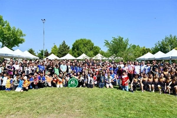Karacabey Belediyesi’nin destekleriyle; Karacabey Kaymakamlığı, İlçe Milli Eğitim Müdürlüğü ve