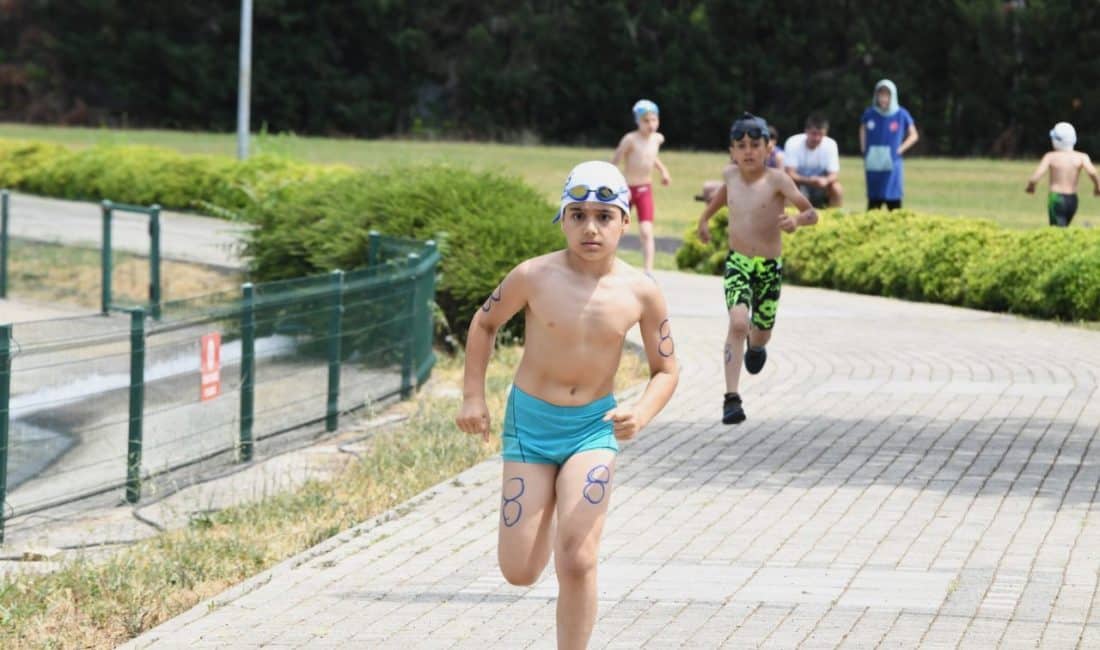 Çocukları ve gençleri sporla buluşturmak için çeşitli yarışlar düzenleyen Osmangazi