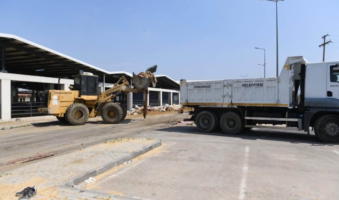 Fen İşleri Müdürlüğü ekipleri de bayramın üçüncü ve dördüncü gününde
